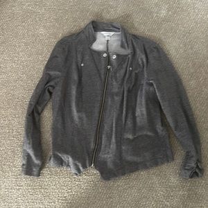 Women zip up sweater